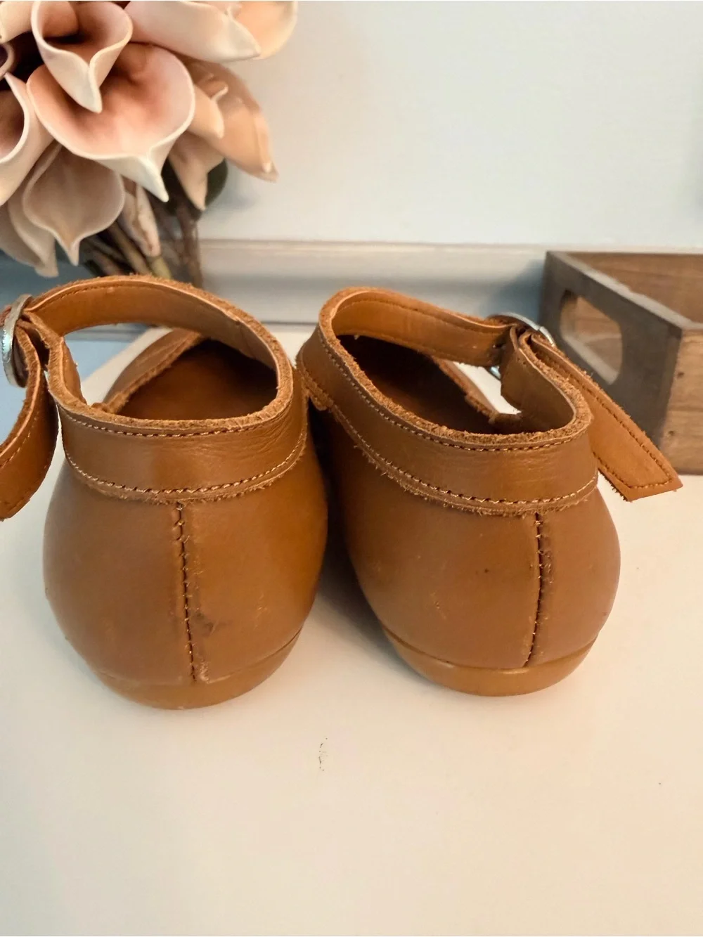 Adelisa & Co Girls Tan Leather Mary Jane Shoes with Ankle Strap Size 30/12